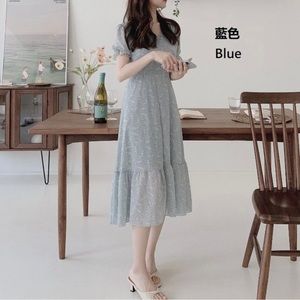 Grace & Chili. Light blue short sleeve floral dress. NWT.